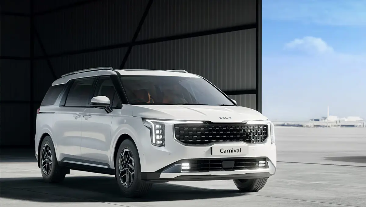 Kia Carnival front image